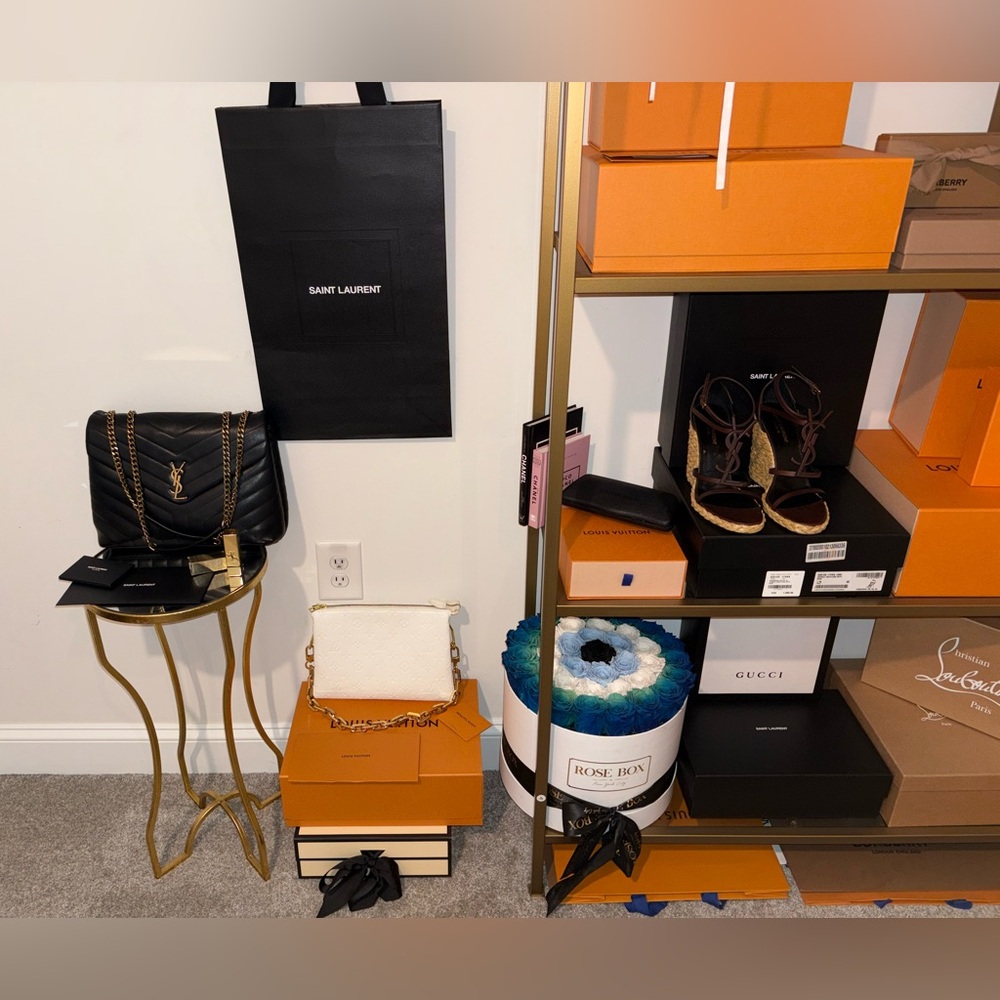 Large Yves Saint Laurent Black and Gold Quilted Shoulder Bag large - Picture 11 of 16